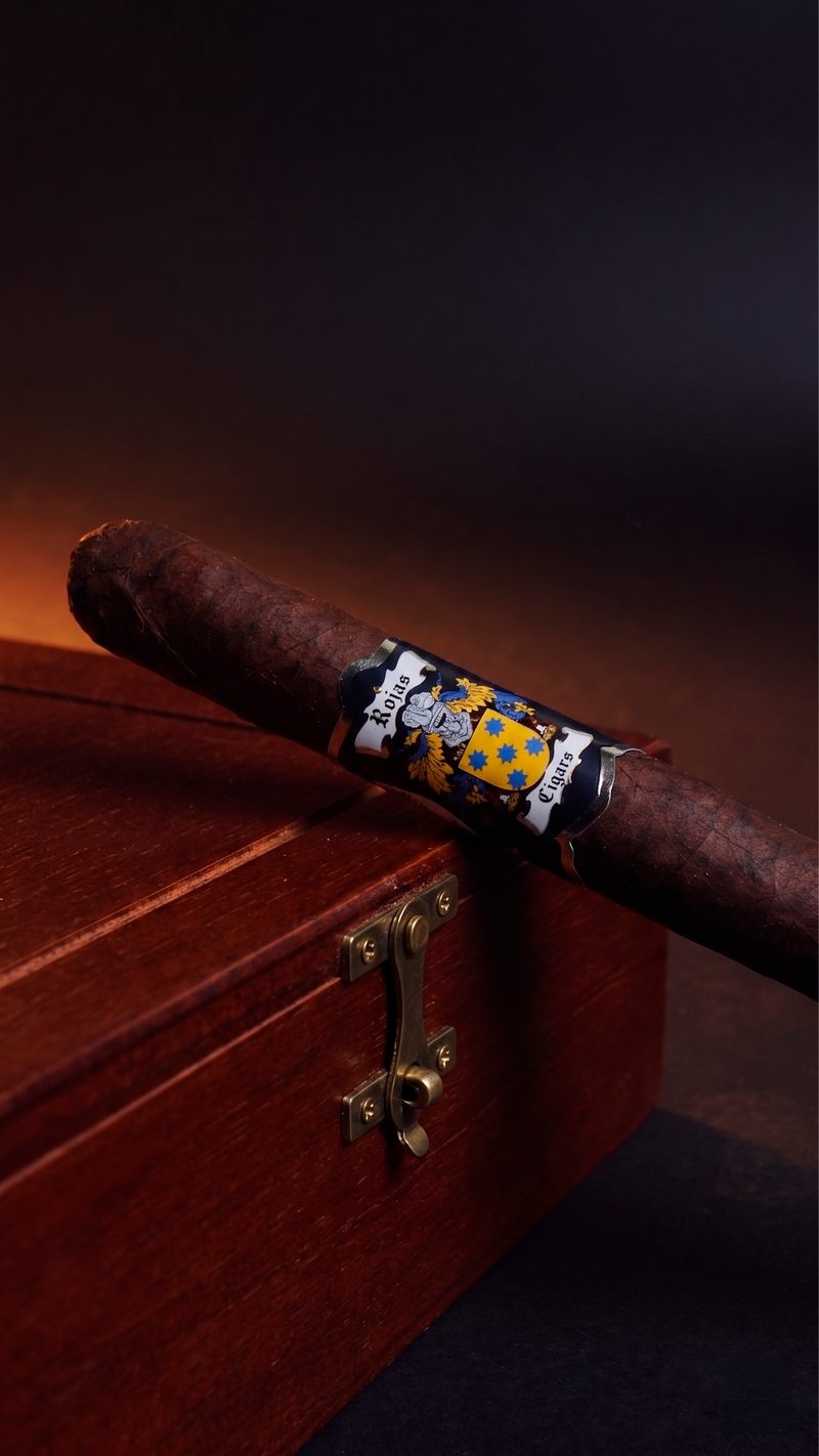 Shaggy Maduro cigar — San Andrés wrapper, 52 × 7 vitola